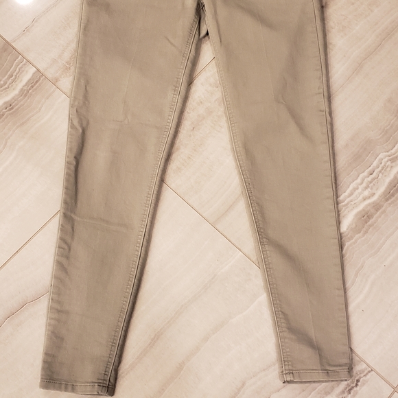 Democracy Grey Jeans - Picture 6 of 15